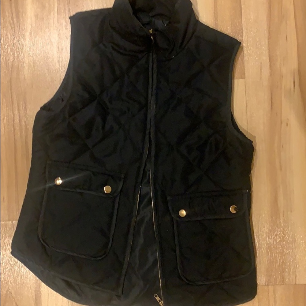 Super cute vest, barely worn!